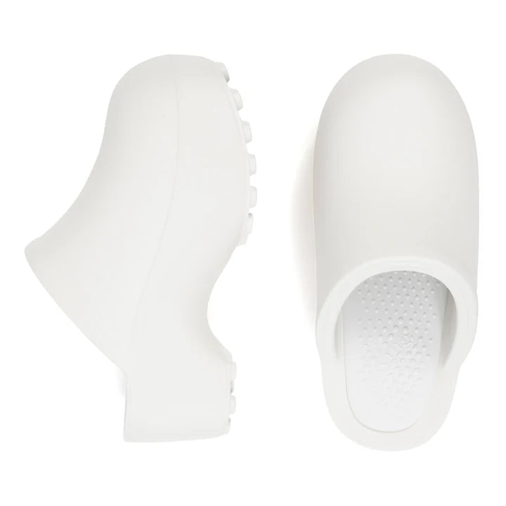 Praying Clogs